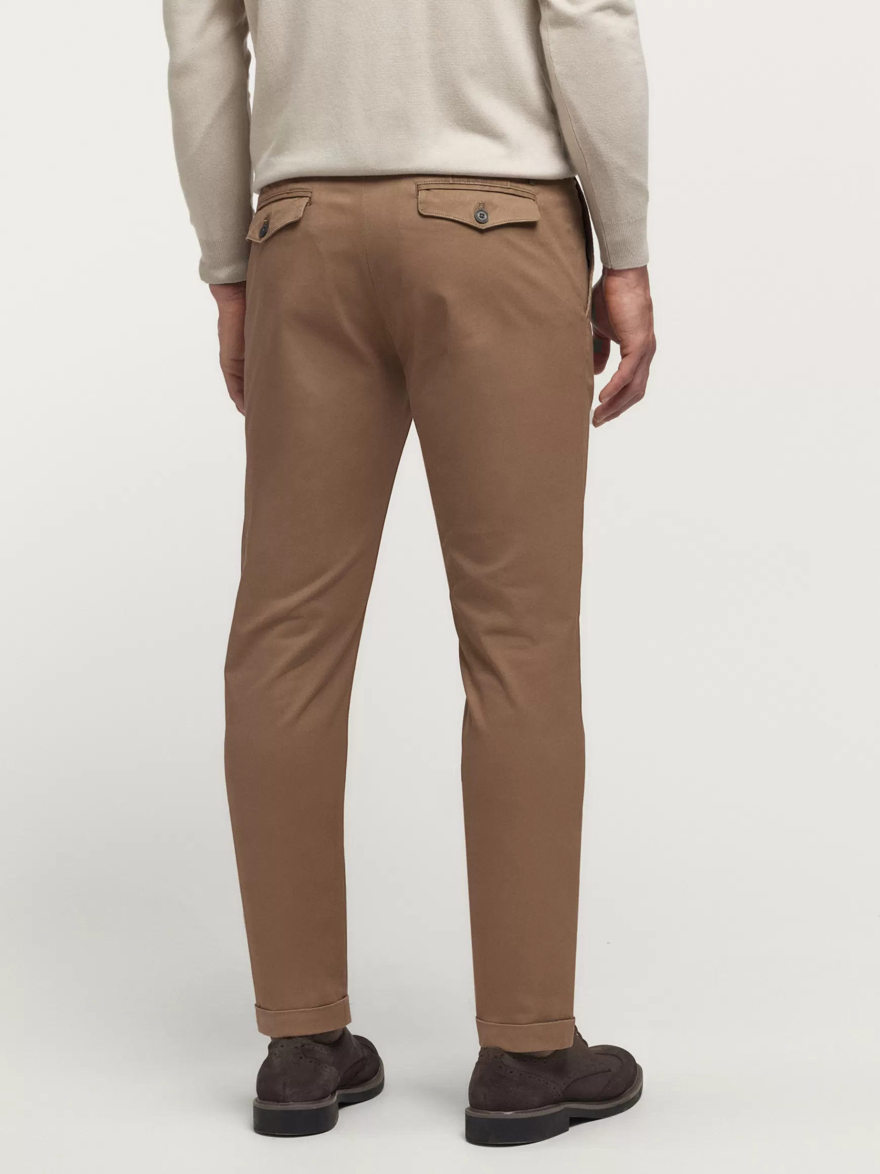 Hombre Alvaro Moreno Chino<PANTALON CARROT