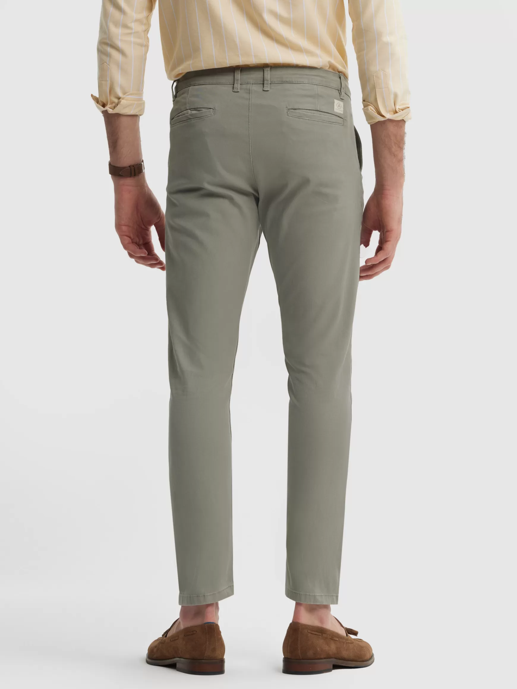 Hombre Alvaro Moreno Chino<PANTALON ELVIS